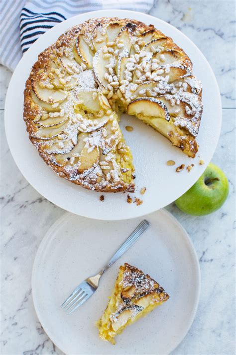 Italian Apple Cake .